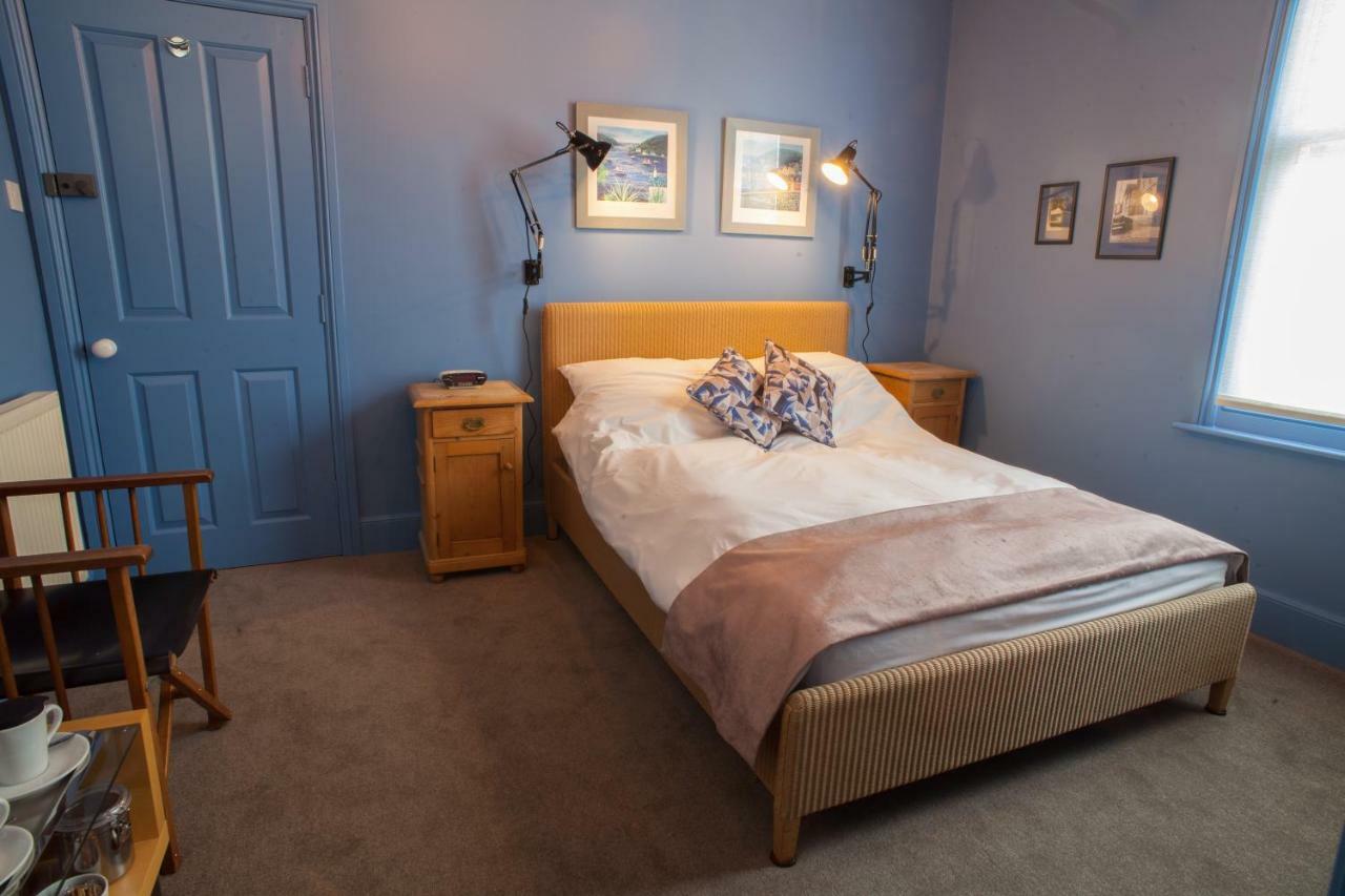 Hill View House Bed & Breakfast Dartmouth Bagian luar foto