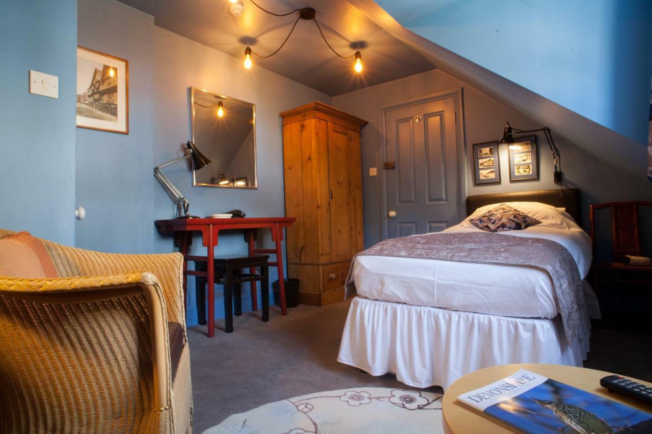Hill View House Bed & Breakfast Dartmouth Bagian luar foto