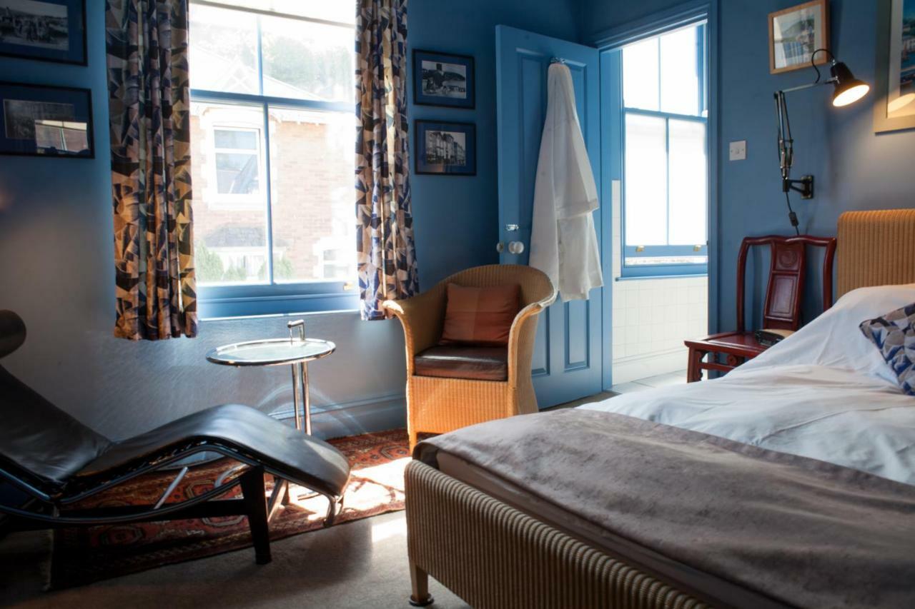 Hill View House Bed & Breakfast Dartmouth Bagian luar foto