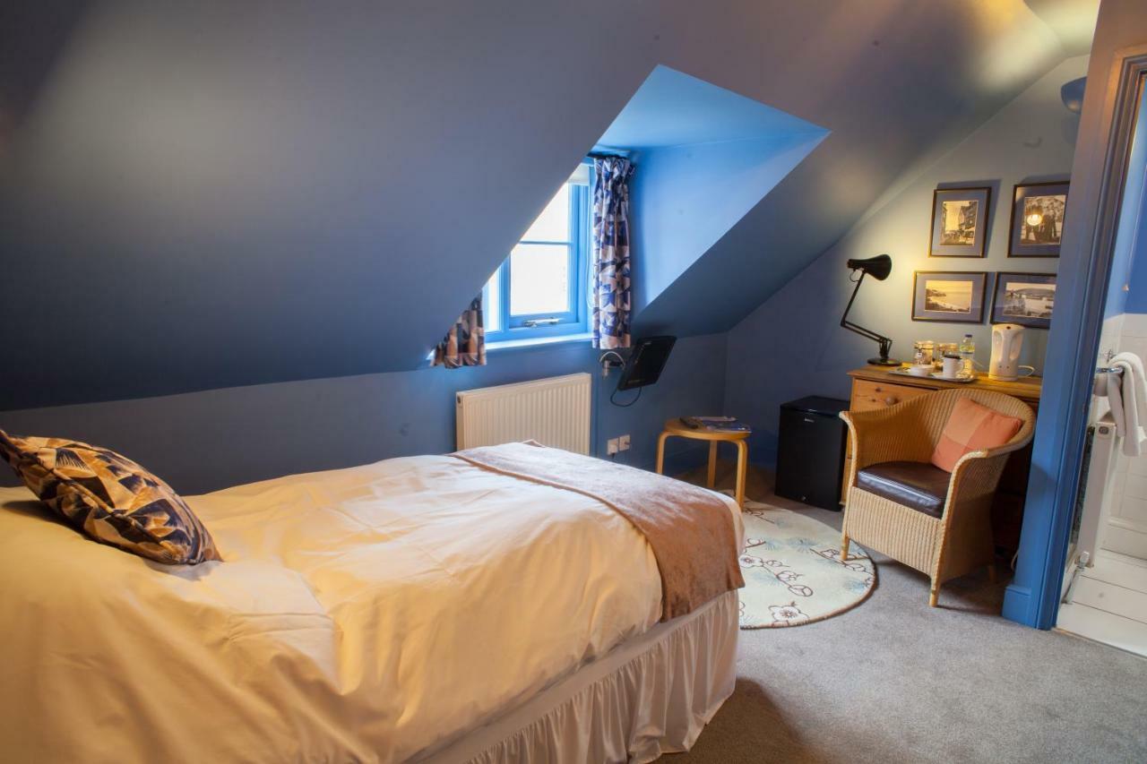 Hill View House Bed & Breakfast Dartmouth Bagian luar foto
