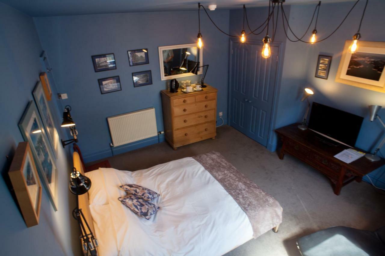 Hill View House Bed & Breakfast Dartmouth Bagian luar foto